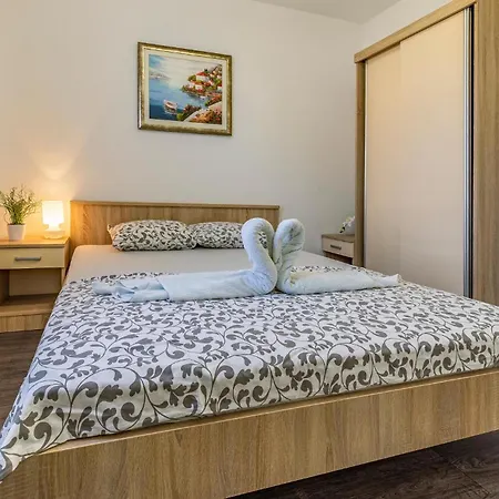 Beautiful In With Kitchen Vakantiehuis