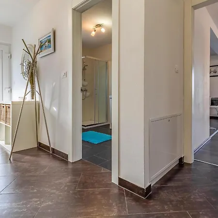 Holiday home Beautiful In With Kitchen Pula