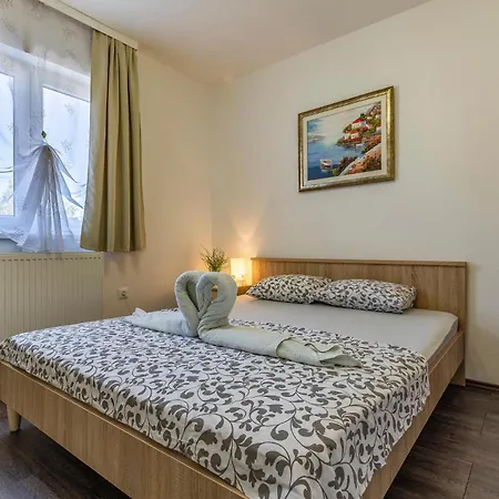 Pet Friendly In Pula